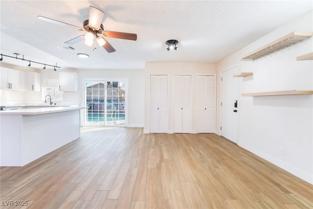 308 Fox, Las Vegas, NV 89107