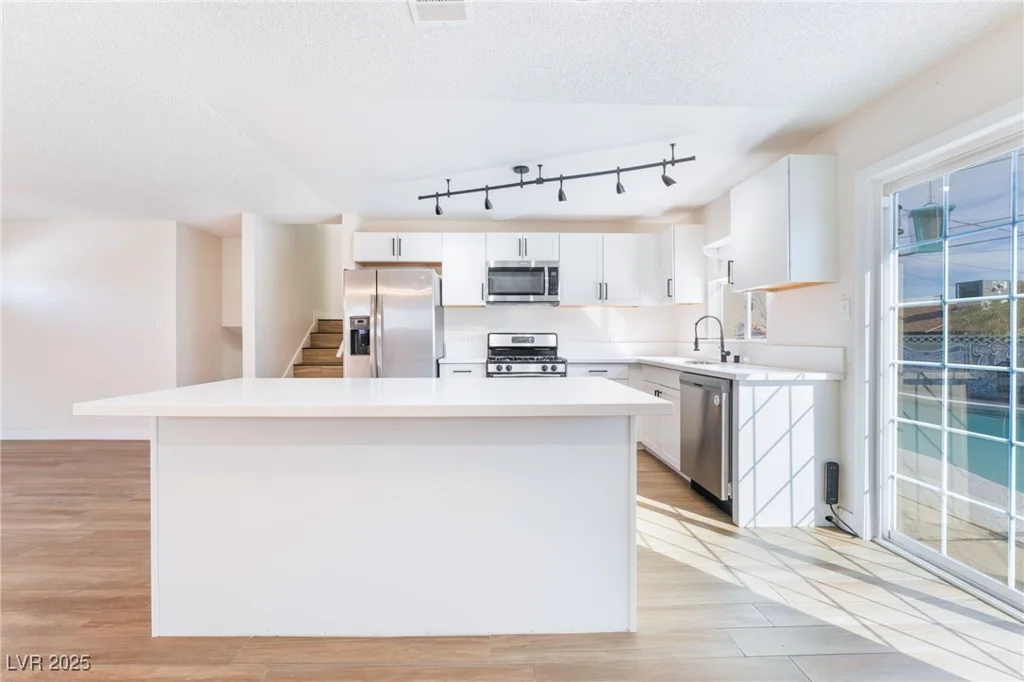 308 Fox, Las Vegas, NV 89107