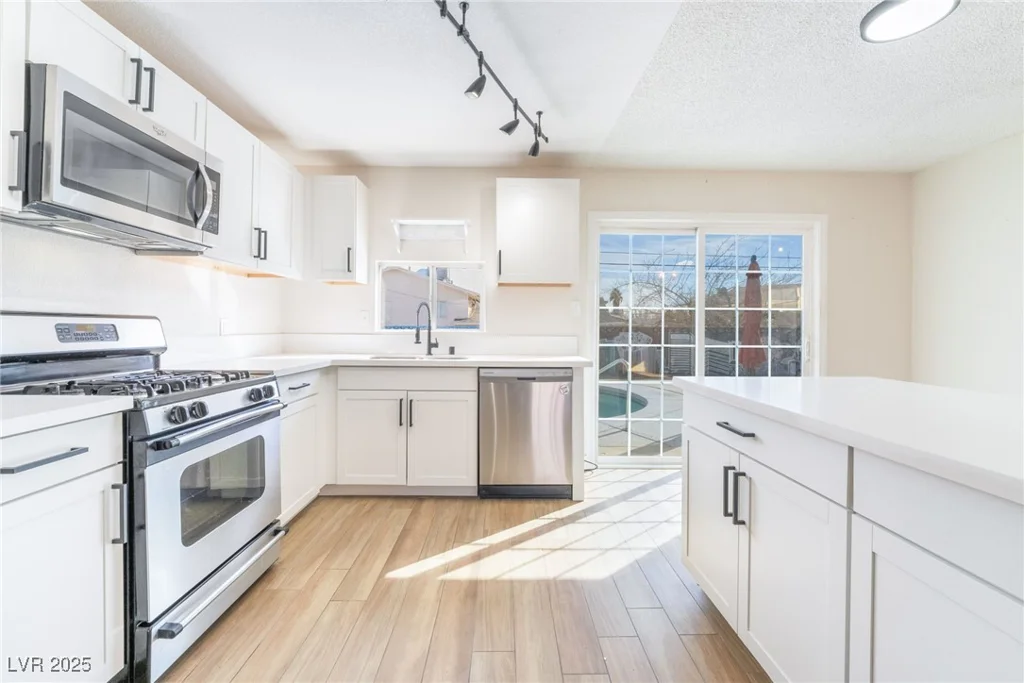 308 Fox, Las Vegas, NV 89107