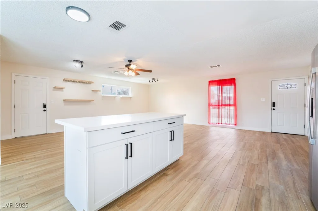 308 Fox, Las Vegas, NV 89107