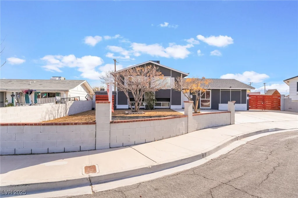 308 Fox, Las Vegas, NV 89107