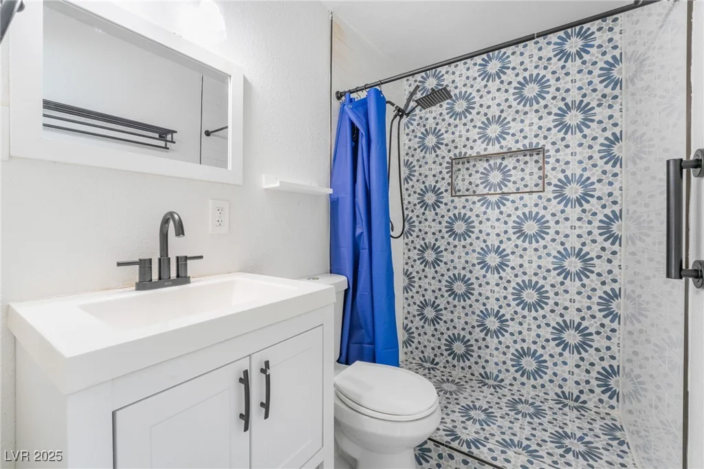 308 Fox, Las Vegas, NV 89107