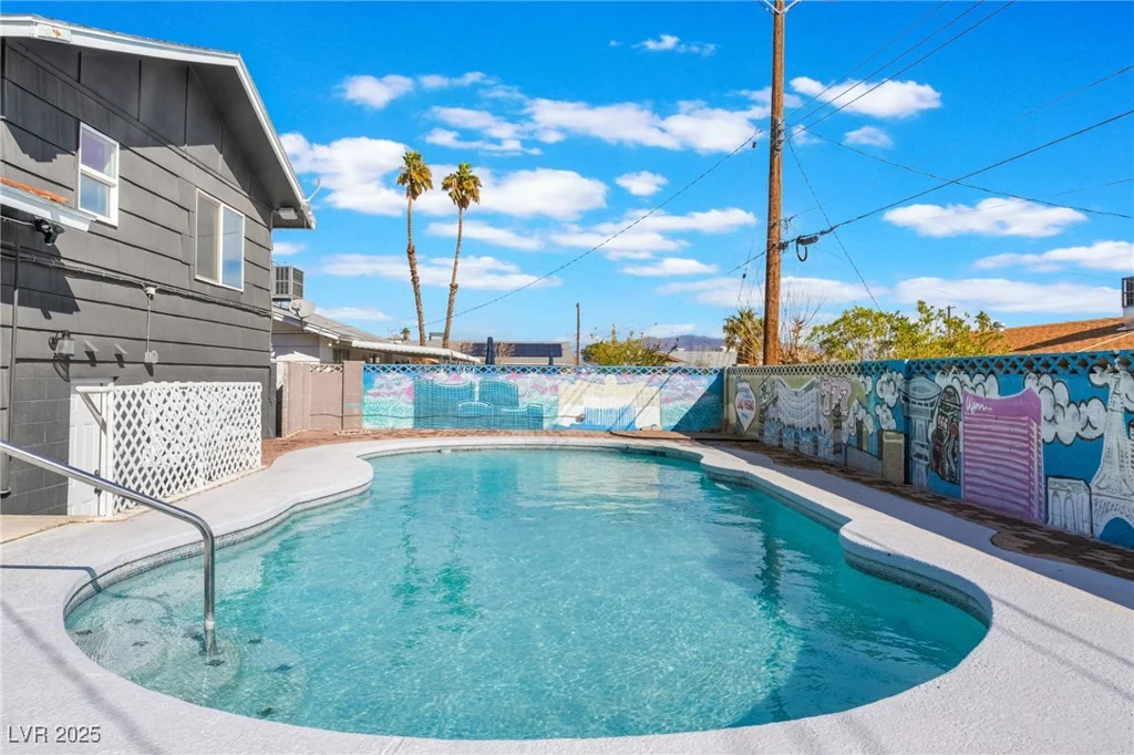 308 Fox, Las Vegas, NV 89107