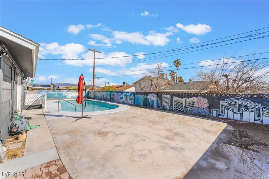 308 Fox, Las Vegas, NV 89107