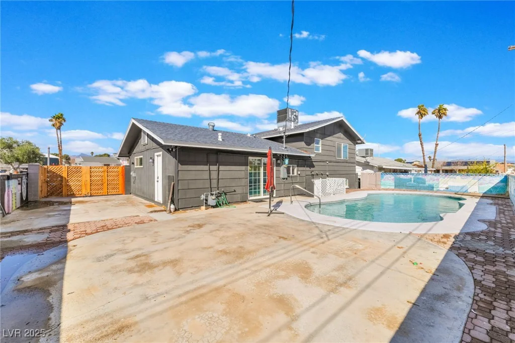 308 Fox, Las Vegas, NV 89107