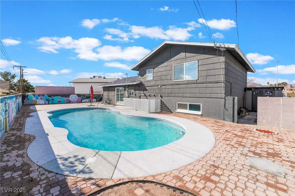 308 Fox, Las Vegas, NV 89107