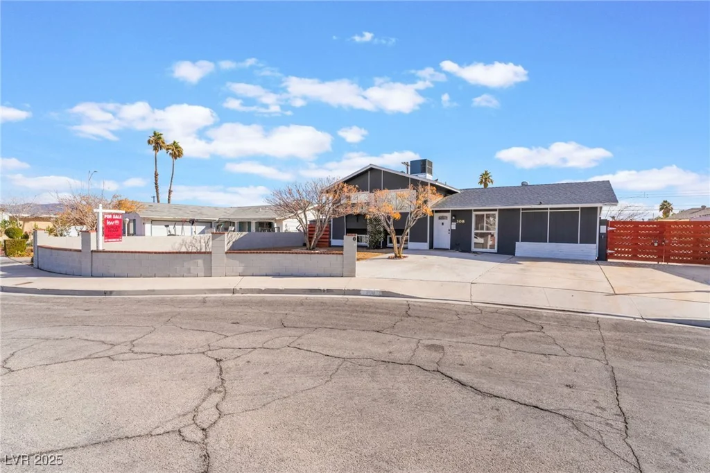 308 Fox, Las Vegas, NV 89107