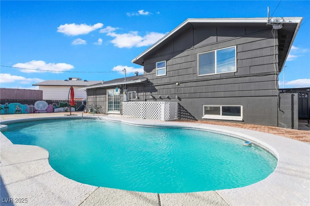 308 Fox, Las Vegas, NV 89107