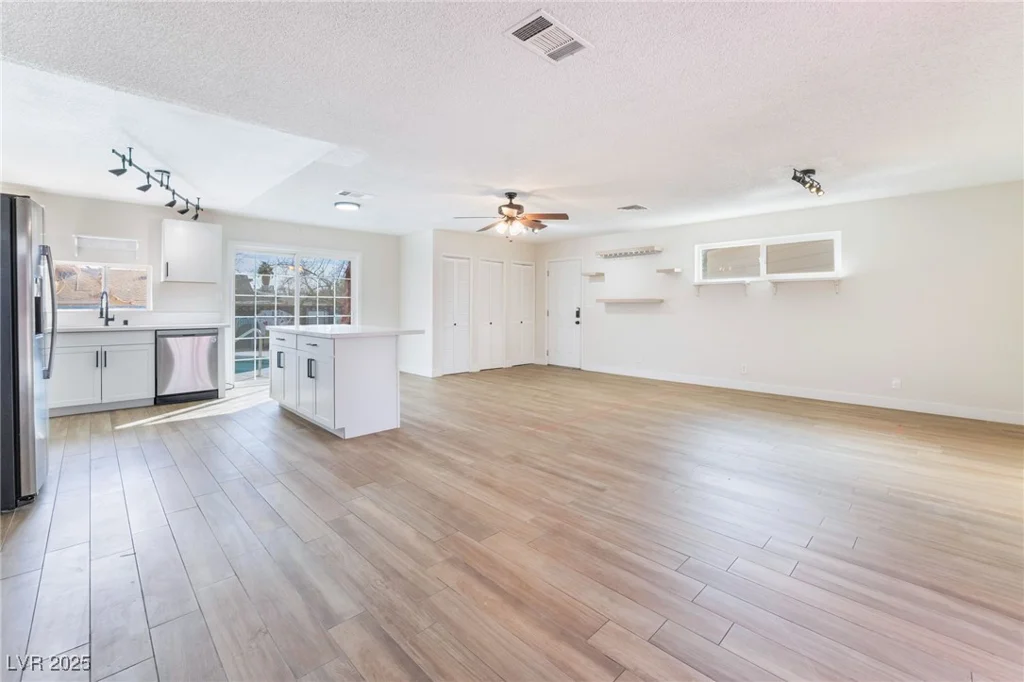 308 Fox, Las Vegas, NV 89107