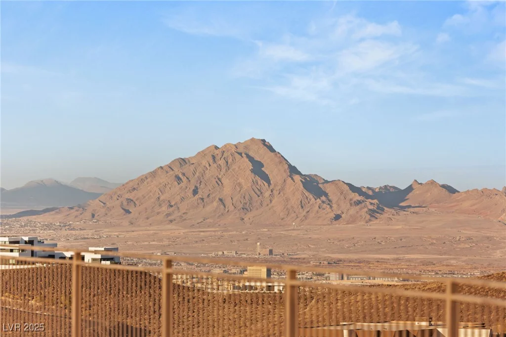 20 Sanctuary Peak, Henderson, NV 89012