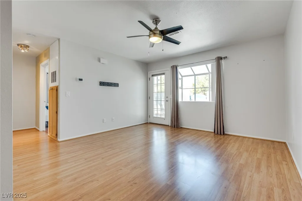 2141 Twickenham, Las Vegas, NV 89108