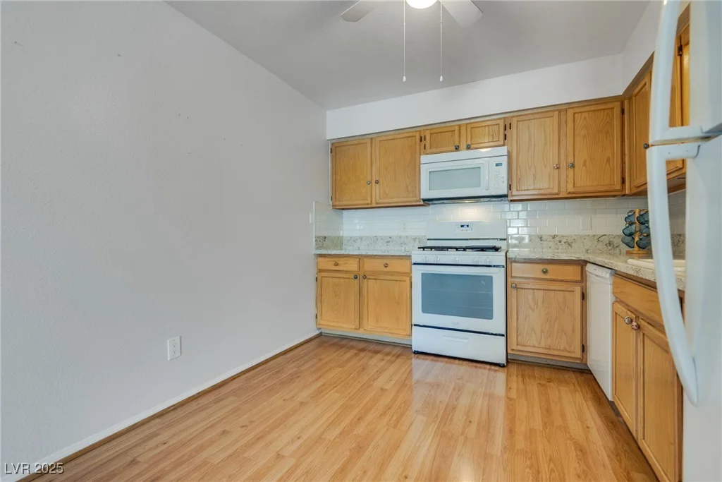 2141 Twickenham, Las Vegas, NV 89108