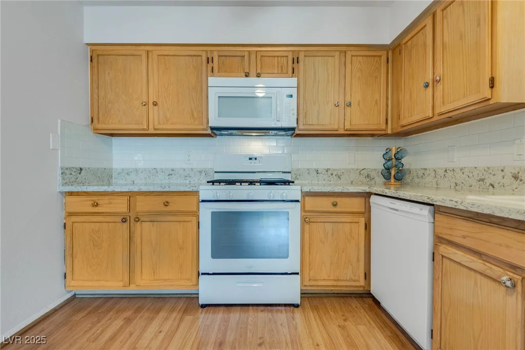 2141 Twickenham, Las Vegas, NV 89108