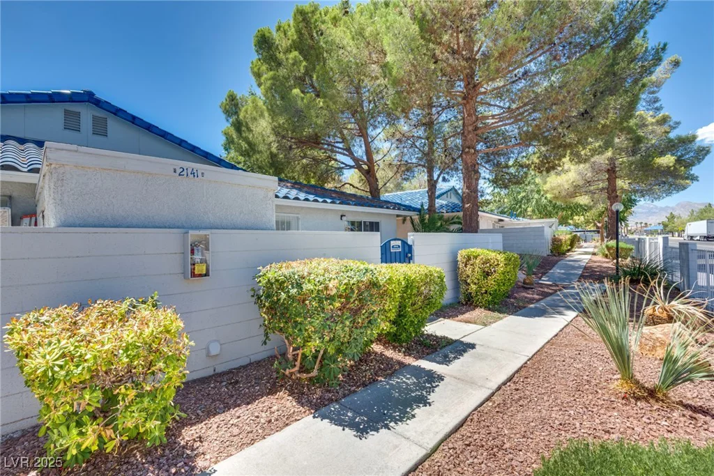 2141 Twickenham, Las Vegas, NV 89108