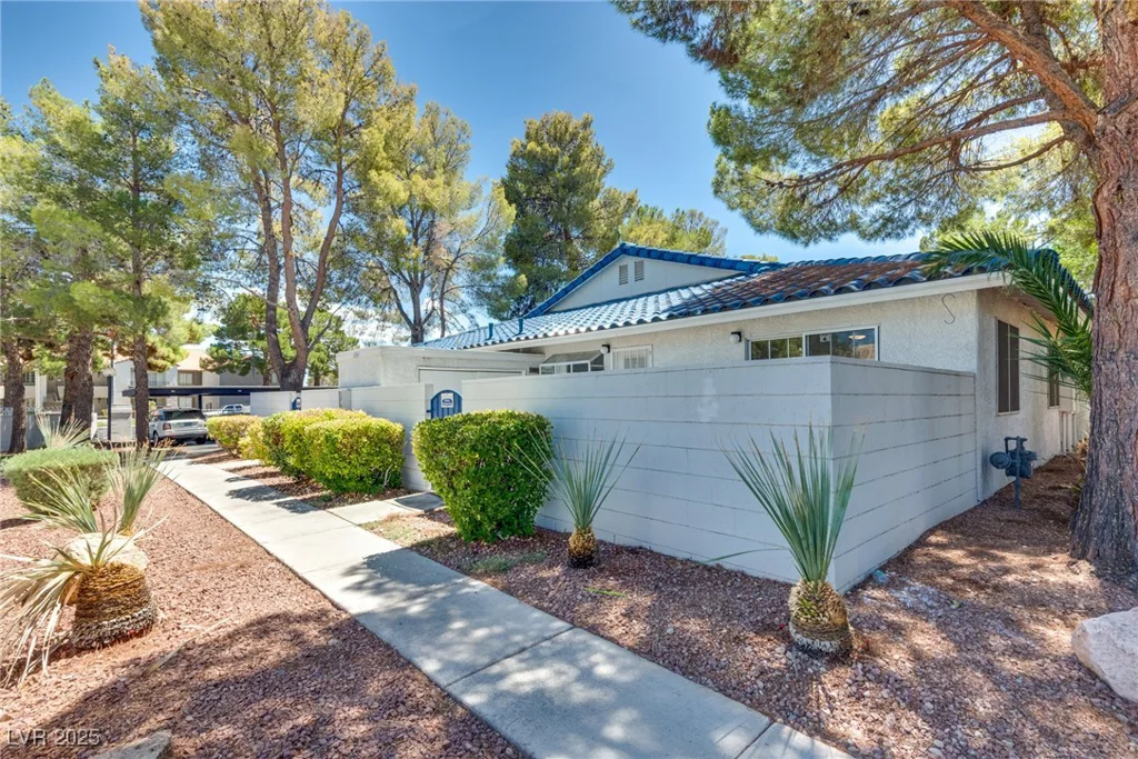 2141 Twickenham, Las Vegas, NV 89108