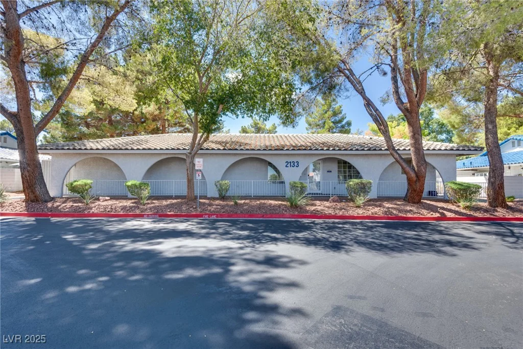 2141 Twickenham, Las Vegas, NV 89108