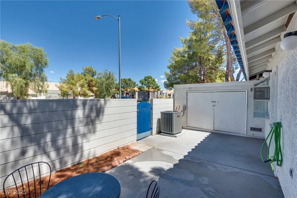 2141 Twickenham, Las Vegas, NV 89108