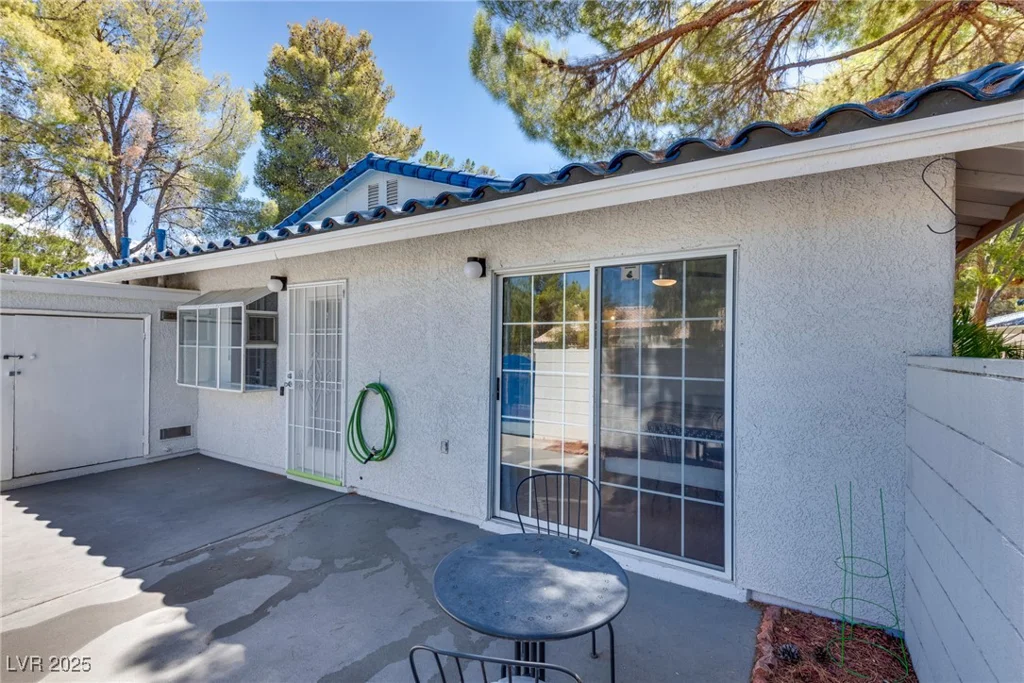 2141 Twickenham, Las Vegas, NV 89108