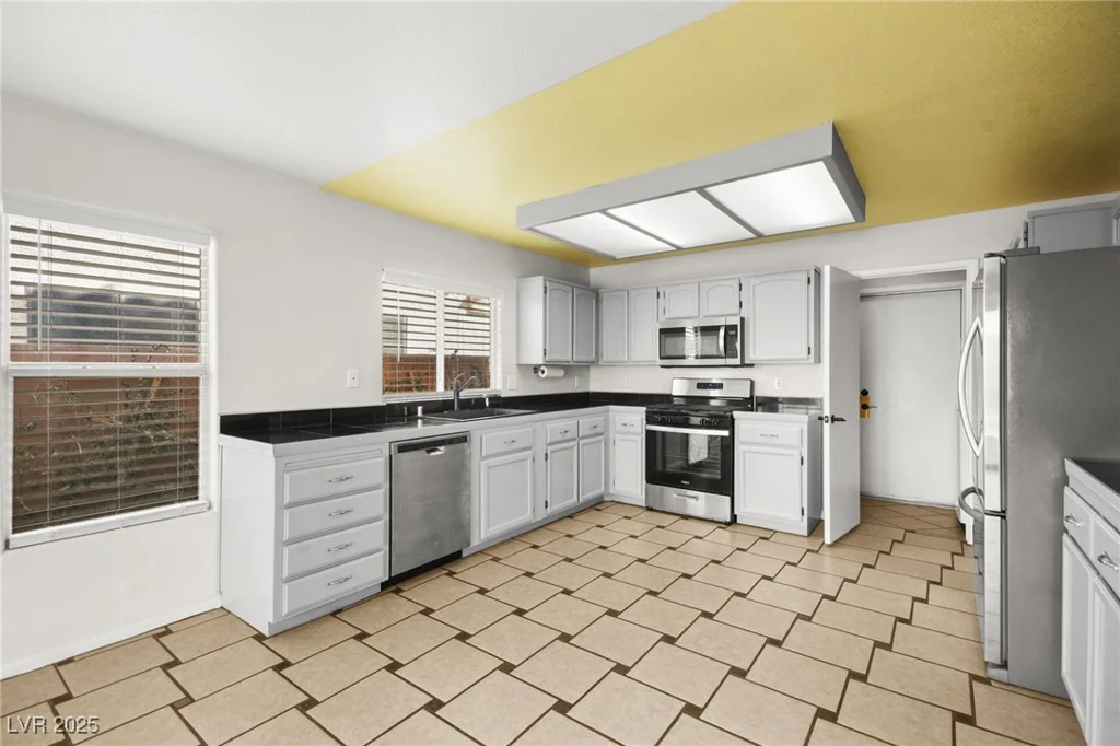 1904 Monte Alban, North Las Vegas, NV 89031