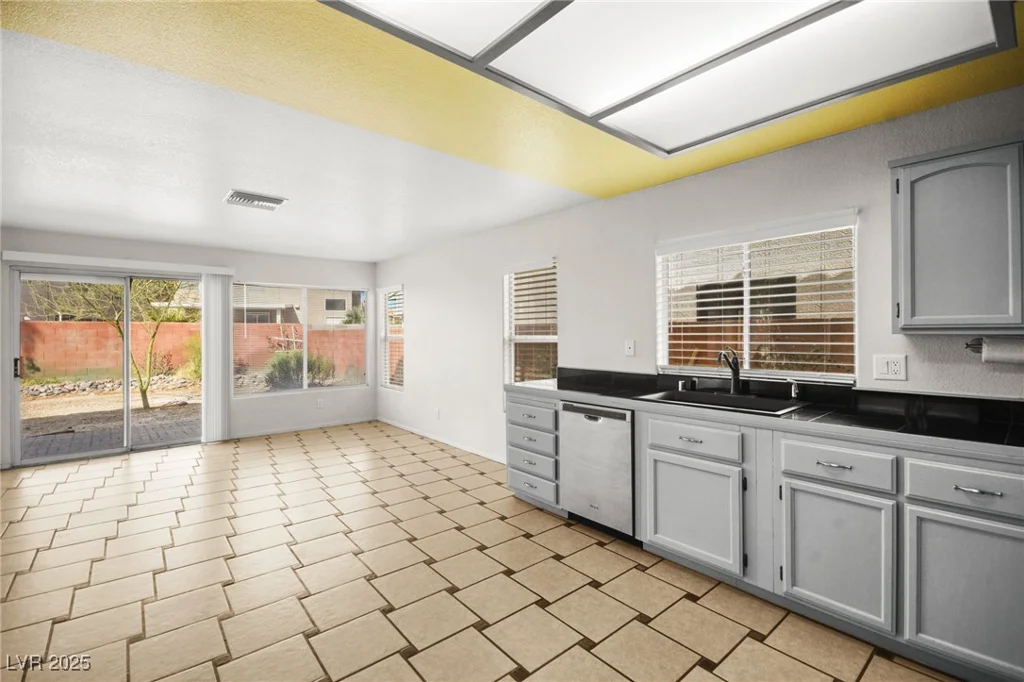 1904 Monte Alban, North Las Vegas, NV 89031