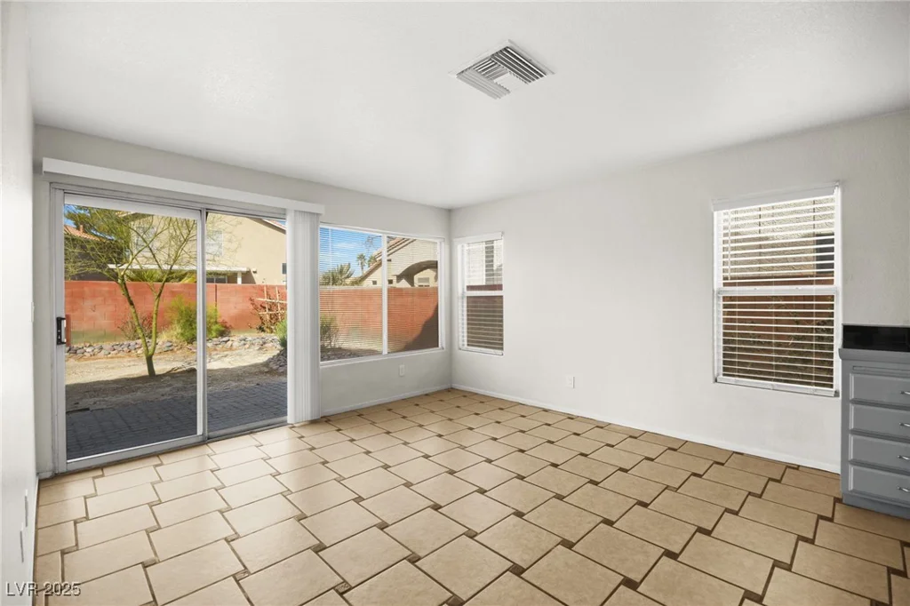 1904 Monte Alban, North Las Vegas, NV 89031