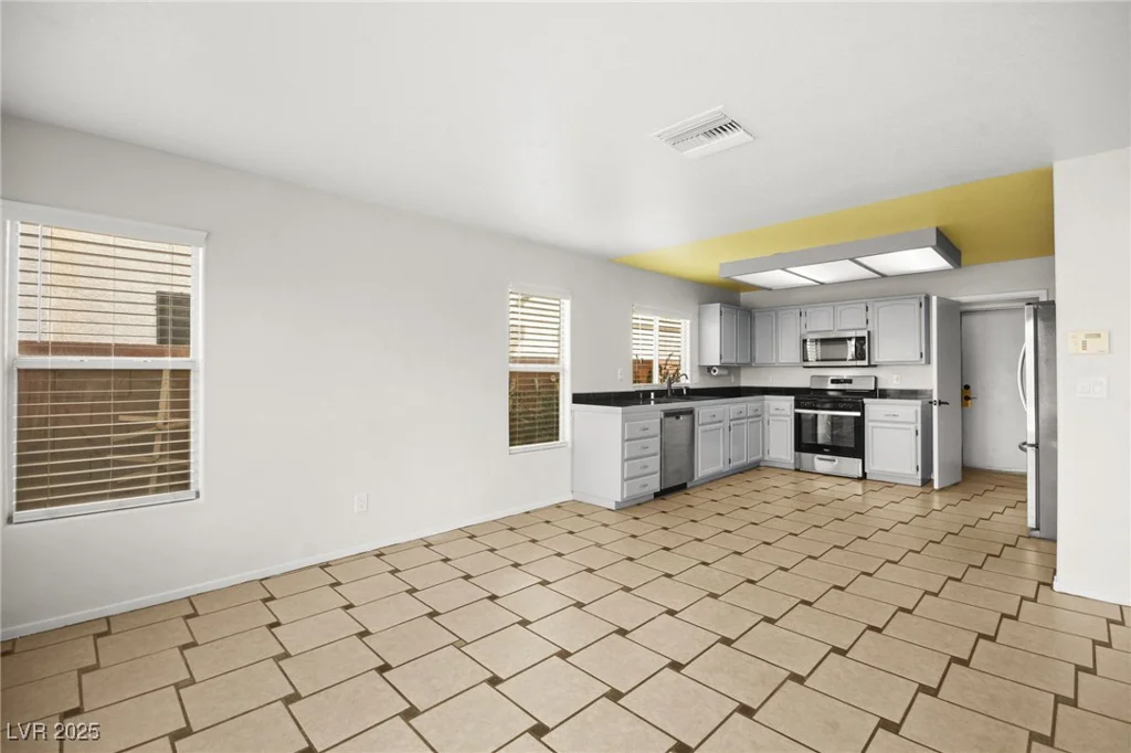 1904 Monte Alban, North Las Vegas, NV 89031