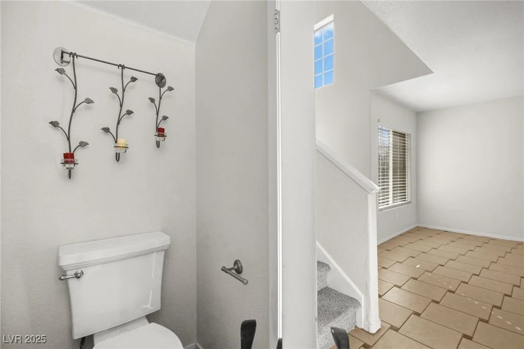 1904 Monte Alban, North Las Vegas, NV 89031