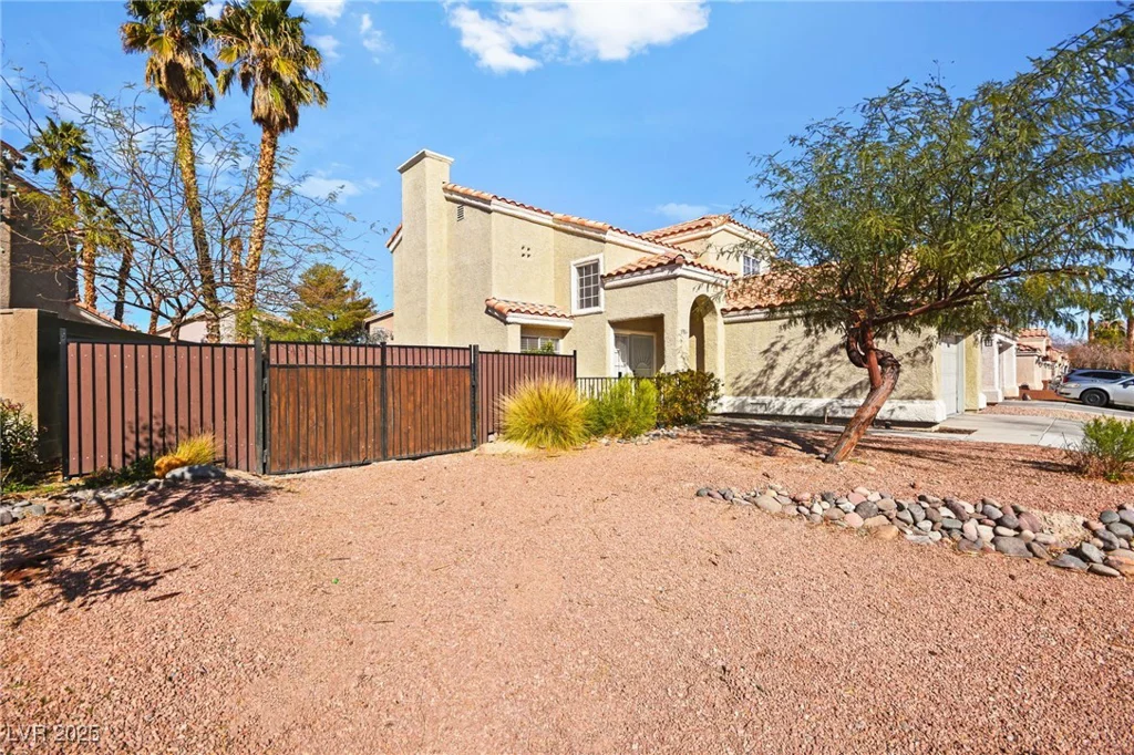 1904 Monte Alban, North Las Vegas, NV 89031