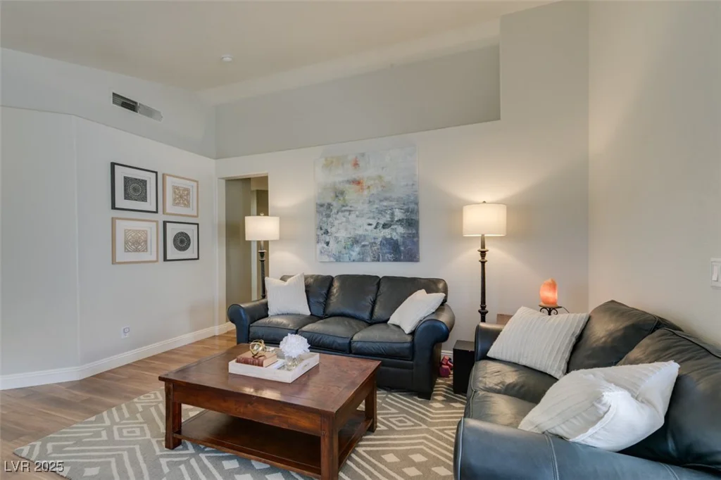 7608 Little Valley, Las Vegas, NV 89147