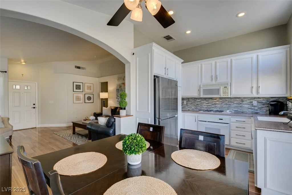 7608 Little Valley, Las Vegas, NV 89147