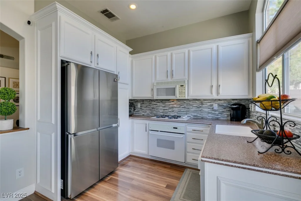 7608 Little Valley, Las Vegas, NV 89147