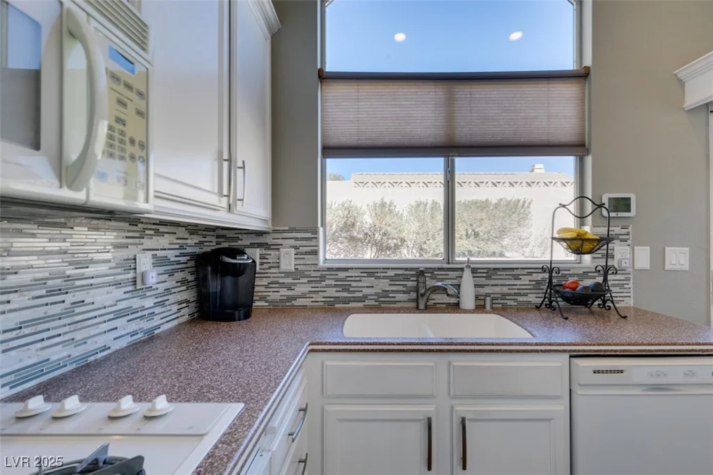 7608 Little Valley, Las Vegas, NV 89147
