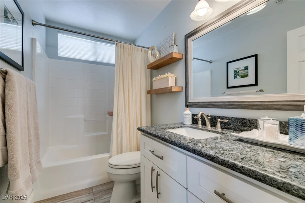 7608 Little Valley, Las Vegas, NV 89147