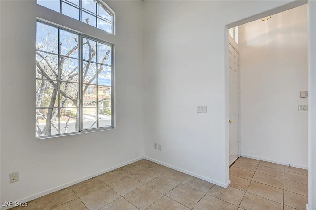 5965 Poplar Tree, Las Vegas, NV 89148