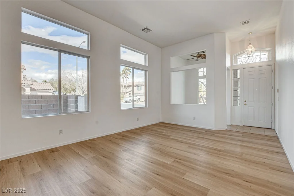 5965 Poplar Tree, Las Vegas, NV 89148
