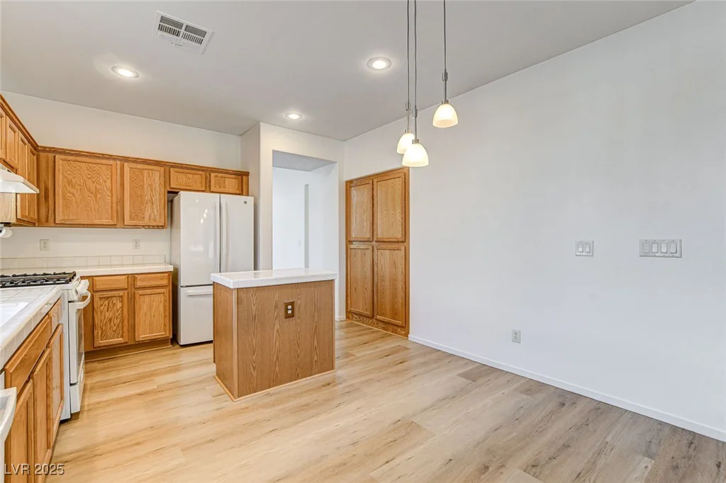5965 Poplar Tree, Las Vegas, NV 89148