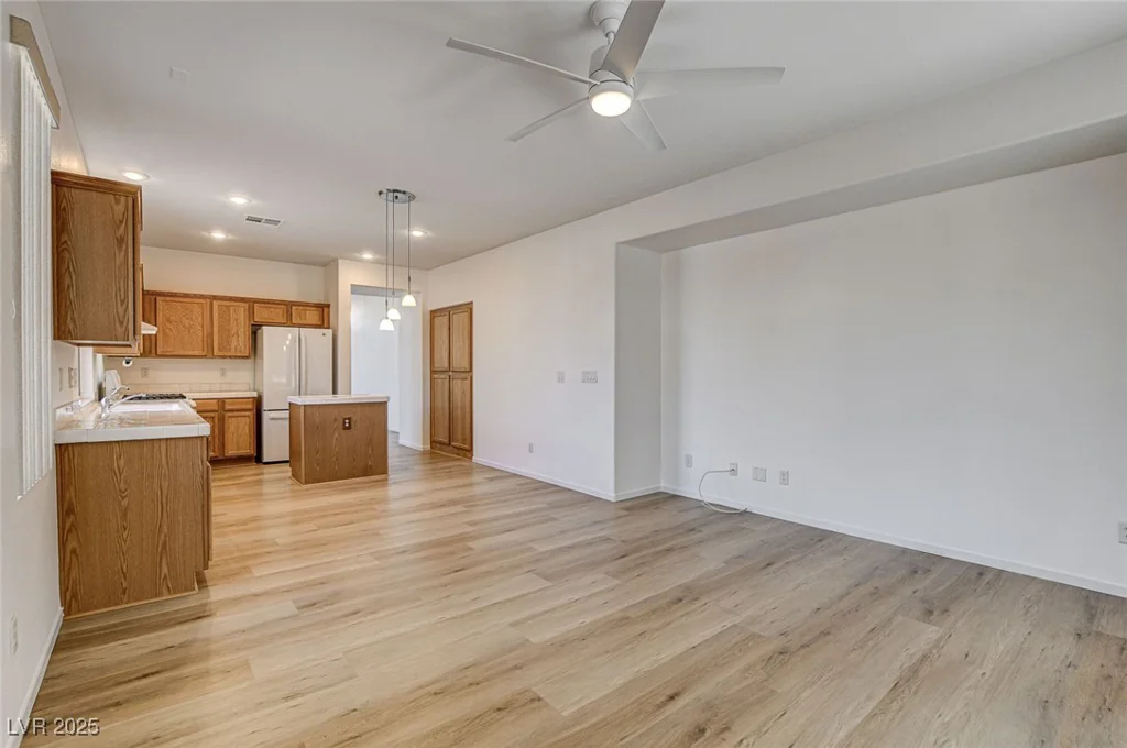 5965 Poplar Tree, Las Vegas, NV 89148