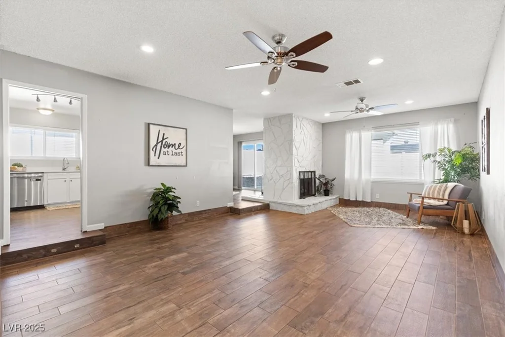 8212 Ducharme, Las Vegas, NV 89145