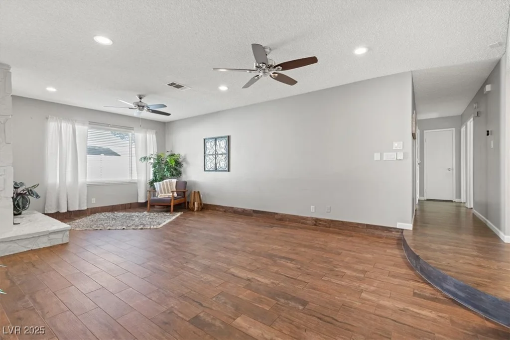 8212 Ducharme, Las Vegas, NV 89145