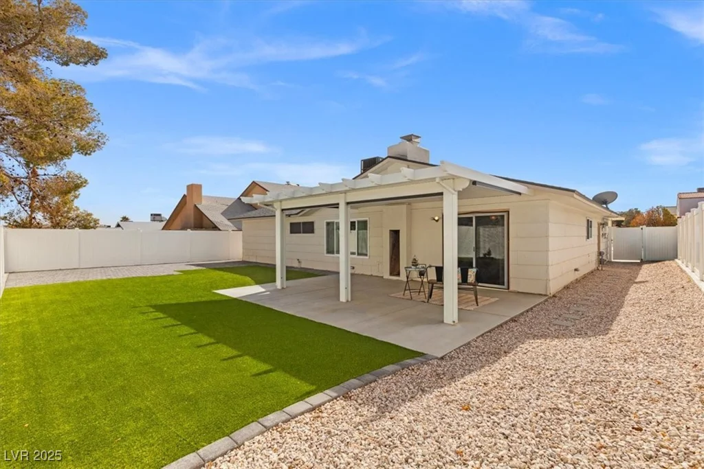 8212 Ducharme, Las Vegas, NV 89145