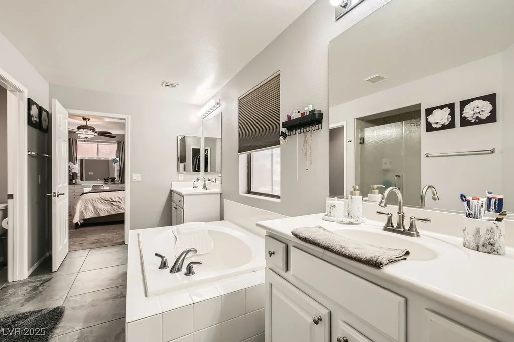 7344 Jelson Falls, Las Vegas, NV 89131