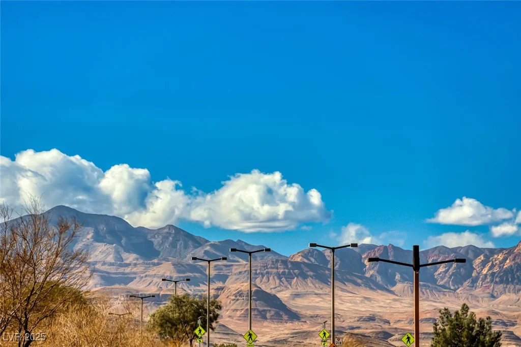 2540 Thatcher, Henderson, NV 89052