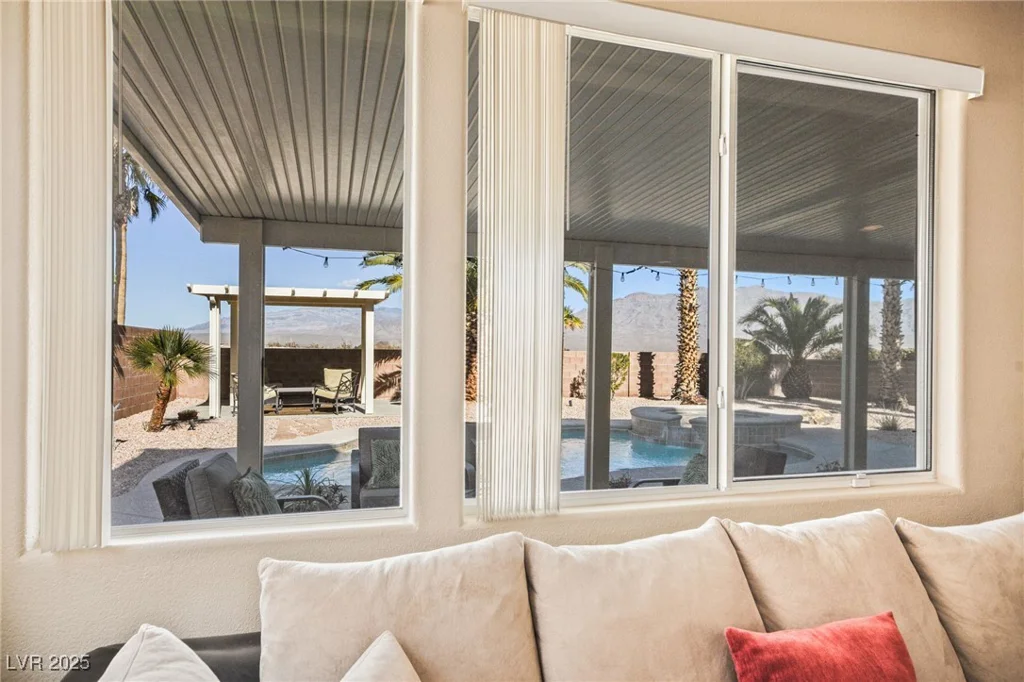 8106 Buffalo Clan, Las Vegas, NV 89131