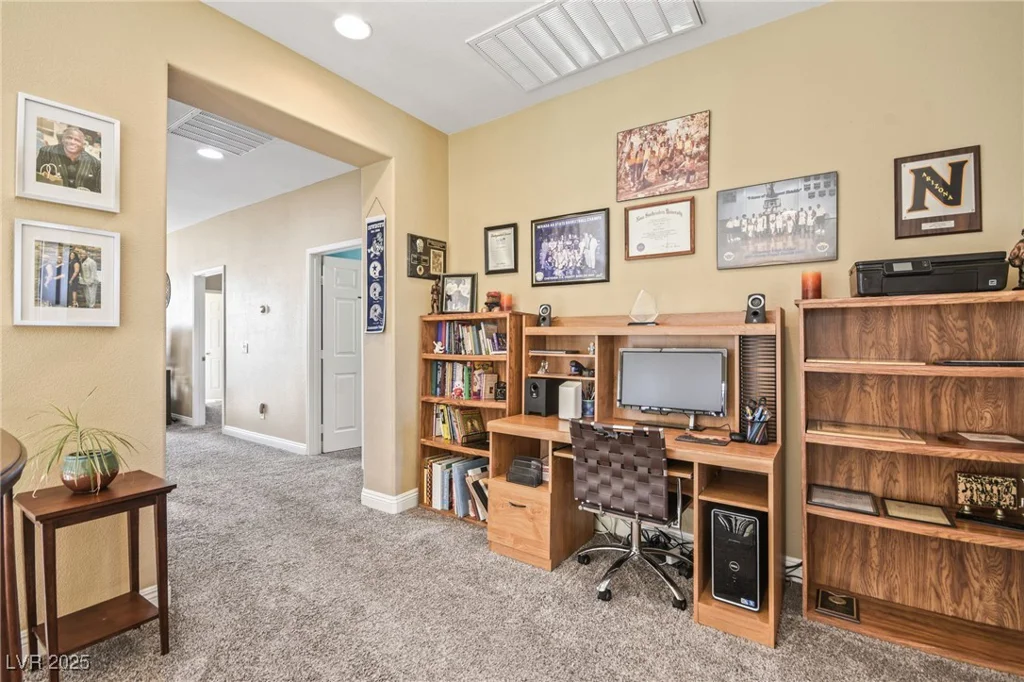 8106 Buffalo Clan, Las Vegas, NV 89131