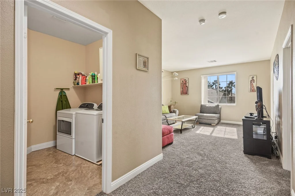 8106 Buffalo Clan, Las Vegas, NV 89131