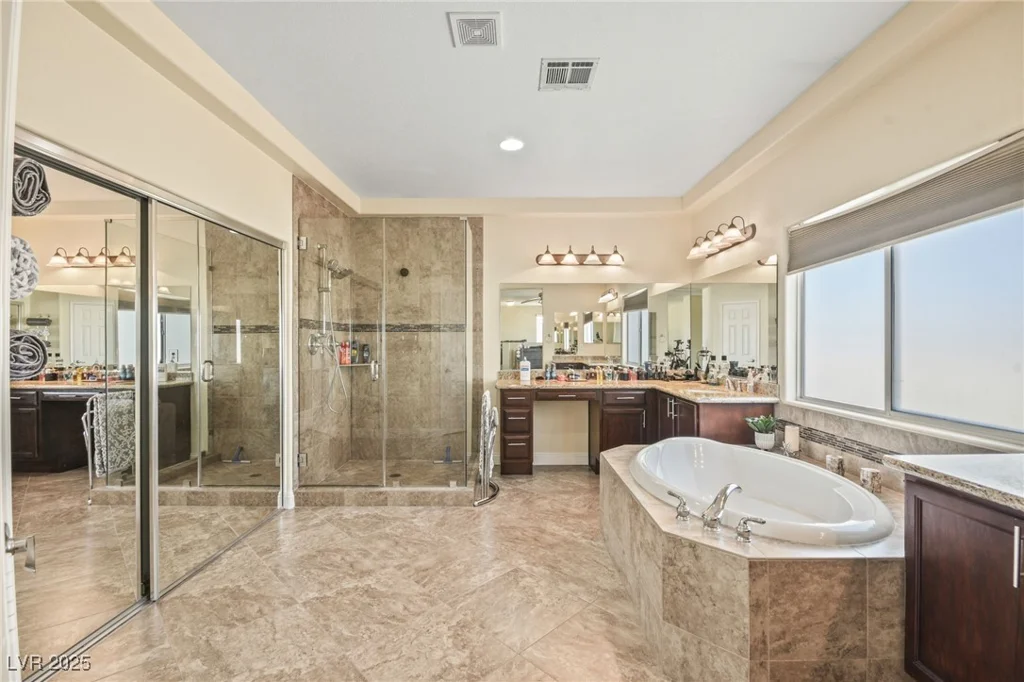 8106 Buffalo Clan, Las Vegas, NV 89131