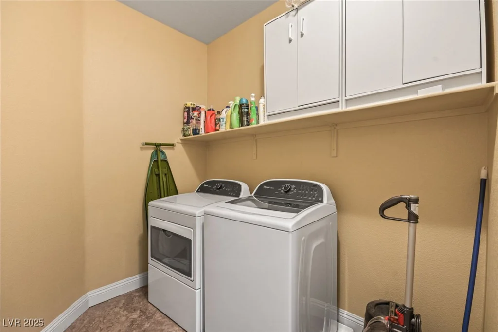 8106 Buffalo Clan, Las Vegas, NV 89131