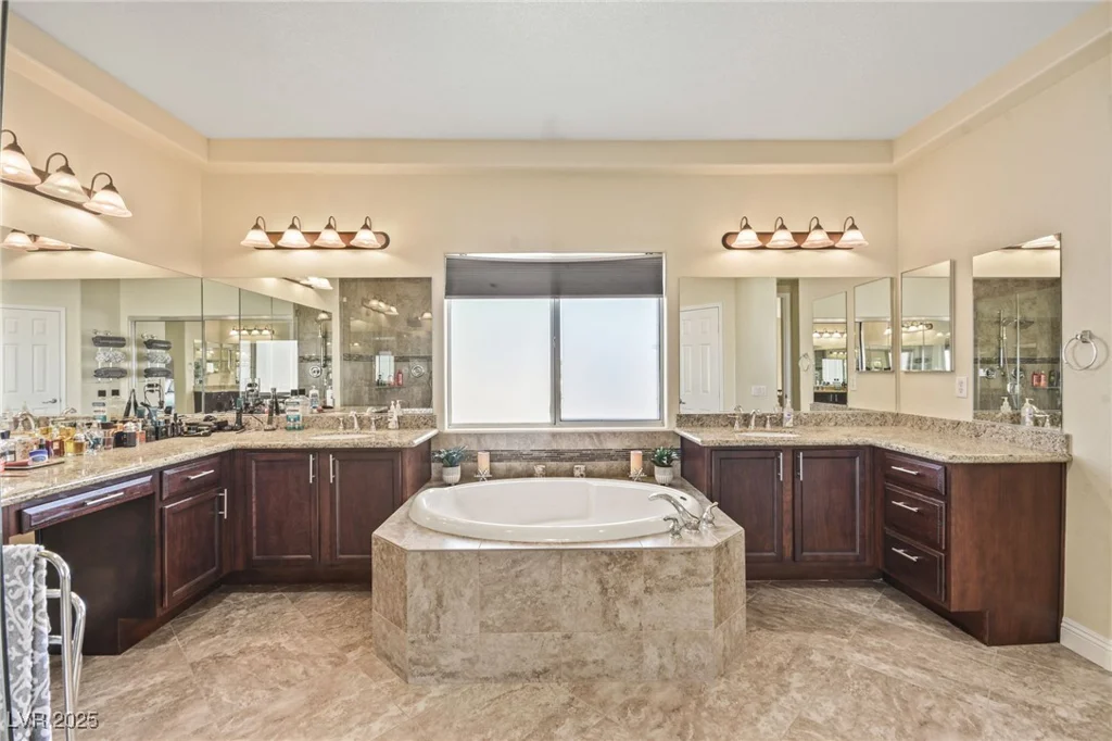 8106 Buffalo Clan, Las Vegas, NV 89131
