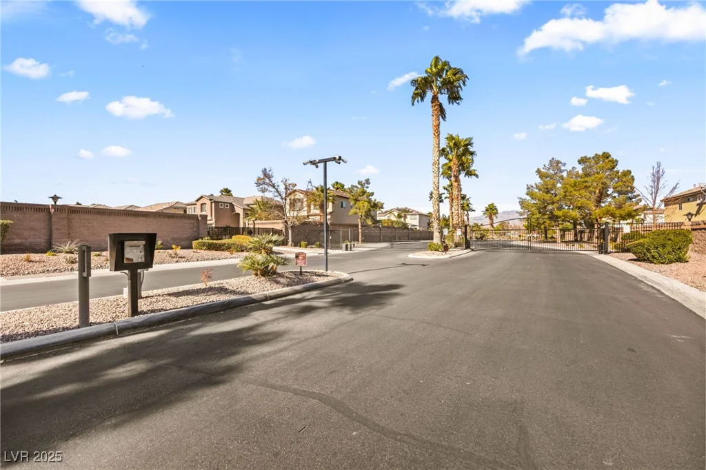 8106 Buffalo Clan, Las Vegas, NV 89131