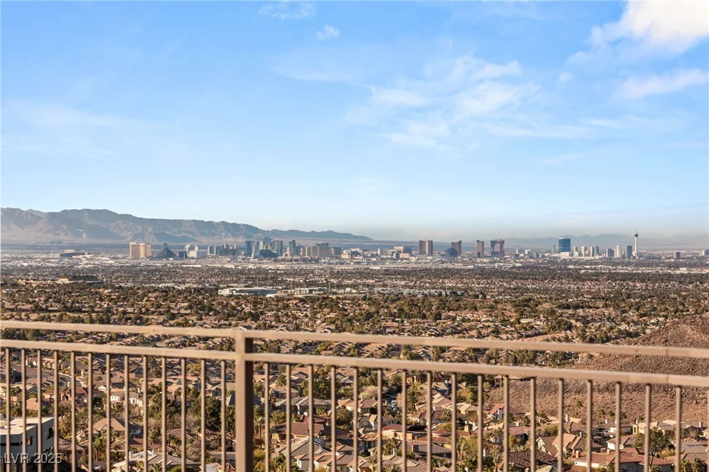 15 Cloud Chaser, Henderson, NV 89012